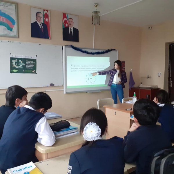 Sumqayıtda şagirdlərə ekoloji problemlər və yenidən emalla bağlı biliklər verilib - FOTOLAR