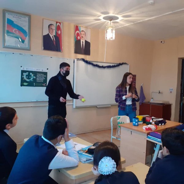 Sumqayıtda şagirdlərə ekoloji problemlər və yenidən emalla bağlı biliklər verilib - FOTOLAR