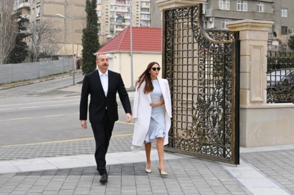 İlham Əliyev və Mehriban Əliyeva “Xanım Fatimeyi Zəhra” məscidində - FOTOLAR