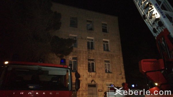 Sumqayıtda xəstəxanada baş verən yanğından görüntülər... - VİDEO (FOTOLAR)