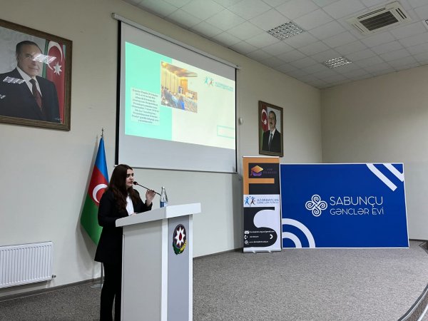 Sabunçu və Sumqayıtda "For Students" layihəsinin təqdimatı keçirilib - FOTOLAR