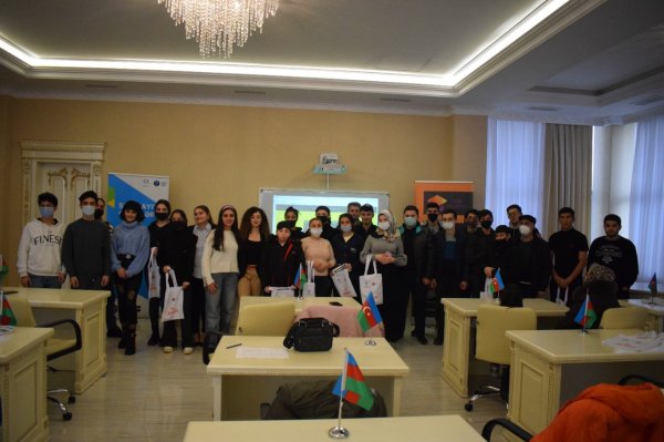 Sabunçu və Sumqayıtda "For Students" layihəsinin təqdimatı keçirilib - FOTOLAR