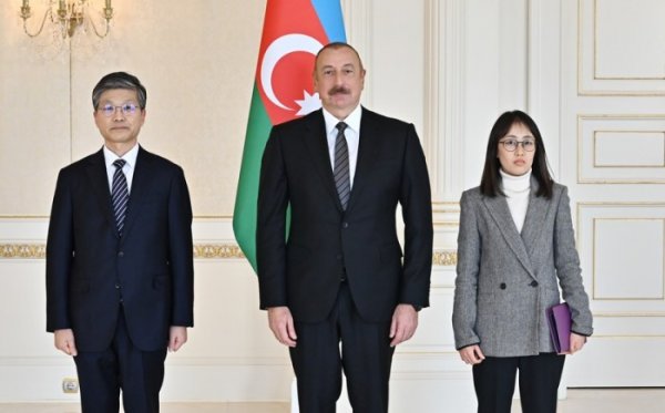 Prezident yeni səfirlərin etimadnaməsini qəbul etdi - FOTO