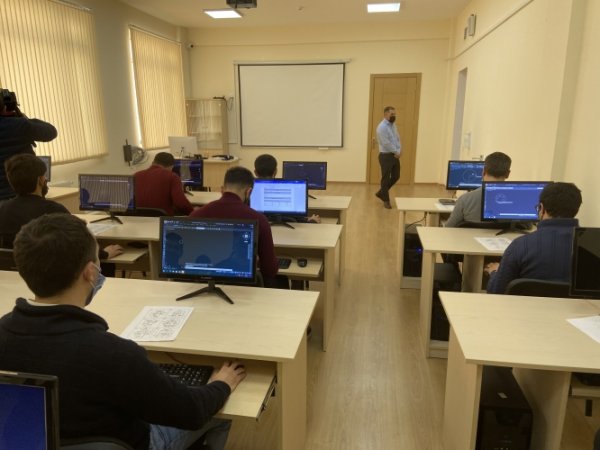 Sumqayıt Kimya Sənaye Parkının ərazisindəki Peşə Təhsil Mərkəzində 8 ixtisas üzrə kadr hazırlığı həyata keçirilir -FOTOLAR