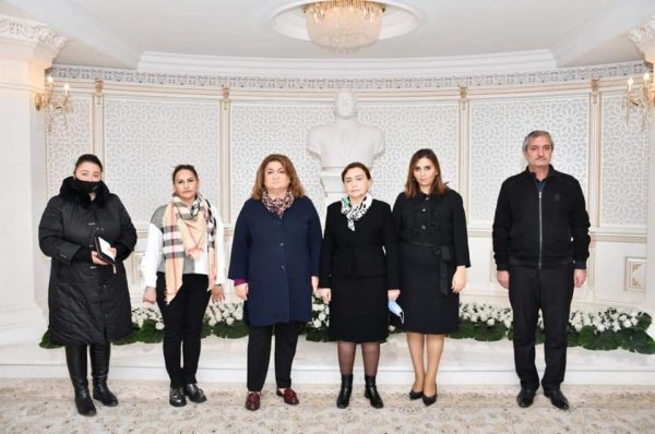 Hicran Hüseynova Sumqayıtda şəhid ailələri ilə görüşüb -FOTOLAR