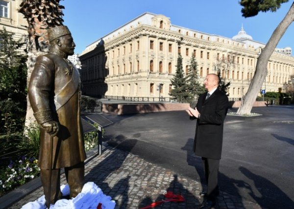 İlham Əliyev Tağıyevin abidəsinin açılışını etdi - YENİLƏNİB