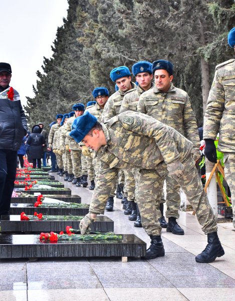 Sumqayıt Şəhidlər Xiyabanı bu gün... - FOTOLAR