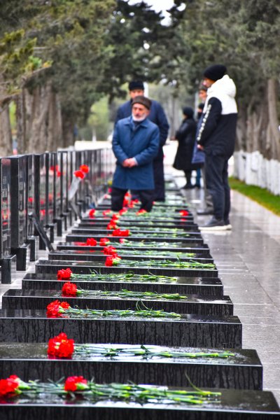 Sumqayıt Şəhidlər Xiyabanı bu gün... - FOTOLAR