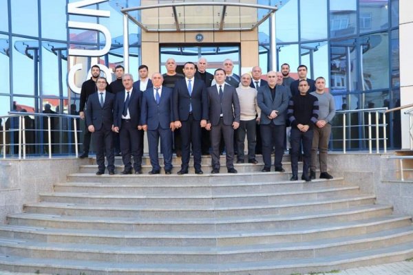 Sumqayıt icra başçısı Qərib Əliyevi mükafatlandırdı - FOTO