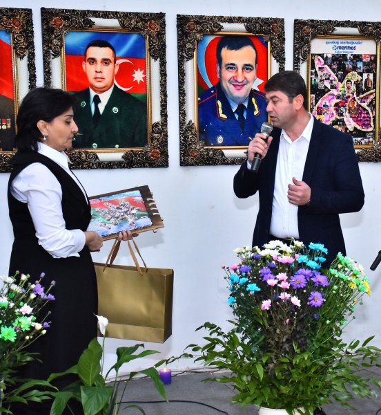 Sumqayıtda "Zirvəyə Ucalanlar" adlı sərgi-tədbir keçirilib - FOTOLAR