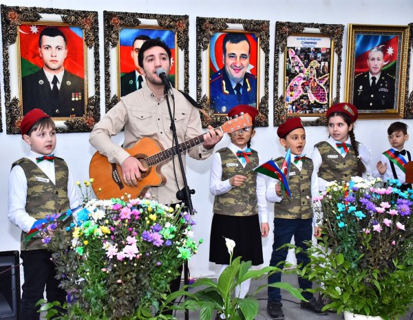 Sumqayıtda "Zirvəyə Ucalanlar" adlı sərgi-tədbir keçirilib - FOTOLAR