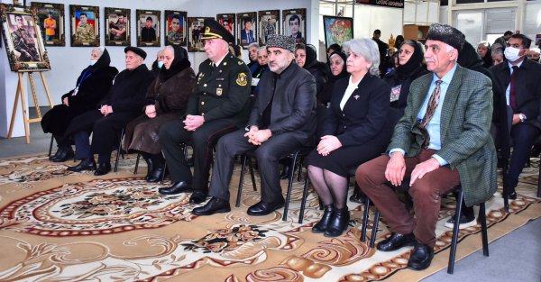 Sumqayıtda "Zirvəyə Ucalanlar" adlı sərgi-tədbir keçirilib - FOTOLAR
