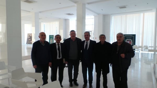 Sumqayıtda "Ağaclar payızda çiçəkləyəndə" kitabının təqdimatı olub - FOTOLAR