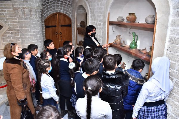 Məktəblilər Sumqayıtın tarixini öyrənirlər - FOTO