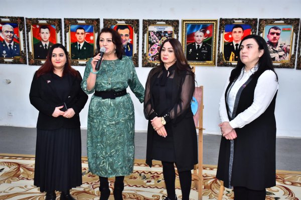 Sumqayıt Dövlət Rəsm Qalereyasında ‘‘Sərhədsiz incəsənət‘‘ adlı sərgi təşkil edilib - FOTOLAR