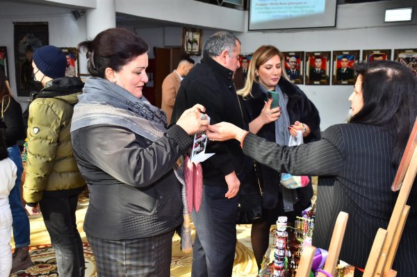 Sumqayıt Dövlət Rəsm Qalereyasında ‘‘Sərhədsiz incəsənət‘‘ adlı sərgi təşkil edilib - FOTOLAR