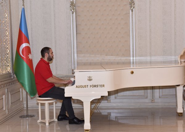 Sumqayıt ayparaçıları Gənclər Gününü qeyd etdi - FOTOLAR