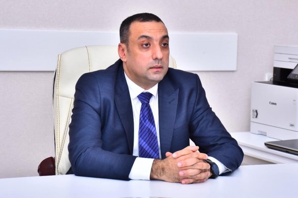 Sumqayıtda idarə rəisi Gənclər Günü münasibəti ilə bir qrup gənc mədəniyyət işçisini təltif edib - FOTOLAR