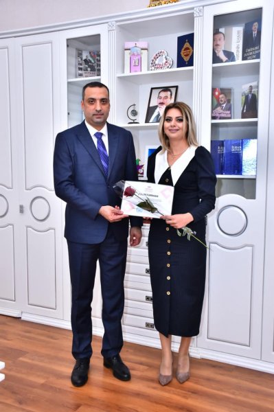 Sumqayıtda idarə rəisi Gənclər Günü münasibəti ilə bir qrup gənc mədəniyyət işçisini təltif edib - FOTOLAR