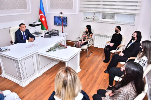 Sumqayıtda idarə rəisi Gənclər Günü münasibəti ilə bir qrup gənc mədəniyyət işçisini təltif edib - FOTOLAR