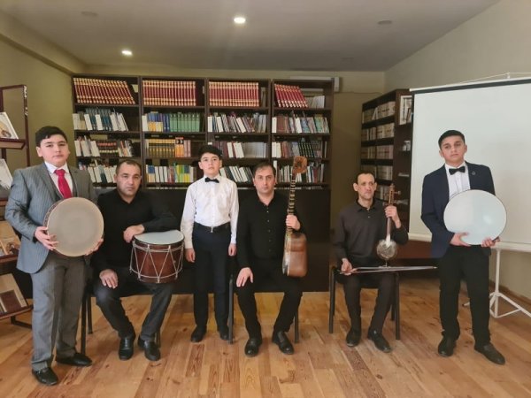Sumqayıtda Nizami Gəncəvi adına kitabxana klubda muğam saatı keçirilib -FOTO