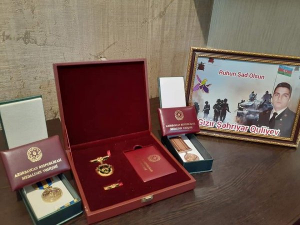 Sumqayıtda Heydər Əliyev Mərkəzinin kollektivi şəhid ailəsini ziyarət edib -FOTO