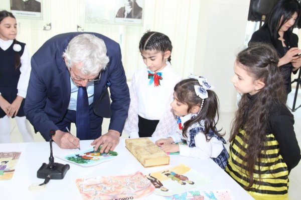 Zahid Xəlil Sumqayıtda məktəblilərin qonağı olub - FOTOLAR