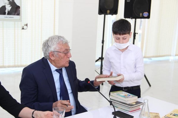 Zahid Xəlil Sumqayıtda məktəblilərin qonağı olub - FOTOLAR