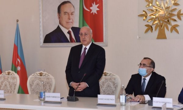YAP Sumqayıt şəhər təşkilatının sədri Ramiz Hüseynov şəhər ictimaiyyətinə təqdim olunub - FOTO