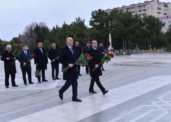 YAP Sumqayıt şəhər təşkilatının sədri Ramiz Hüseynov şəhər ictimaiyyətinə təqdim olunub - FOTO