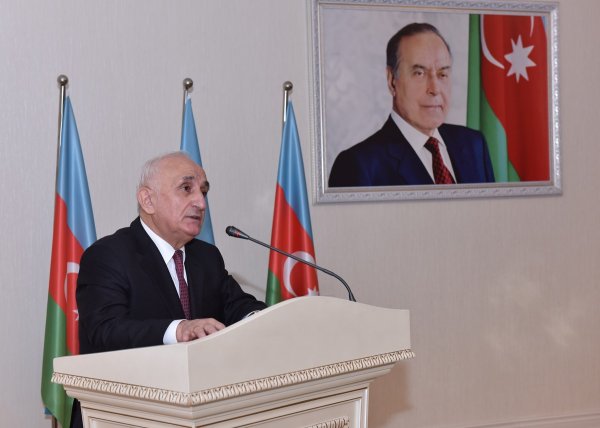 YAP Sumqayıt şəhər təşkilatının sədri Ramiz Hüseynov şəhər ictimaiyyətinə təqdim olunub - FOTO