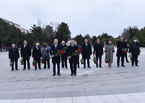 YAP Sumqayıt şəhər təşkilatının sədri Ramiz Hüseynov şəhər ictimaiyyətinə təqdim olunub - FOTO