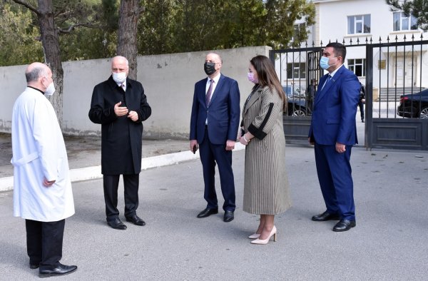 Zakir Fərəcov xəstəxanaya getdi, mövcud vəziyyətlə tanış oldu – FOTOLAR