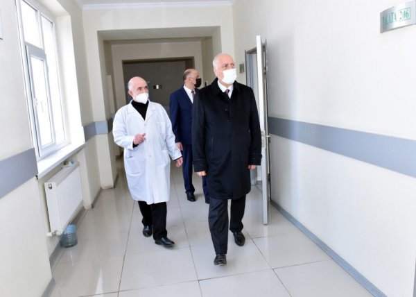 Zakir Fərəcov xəstəxanaya getdi, mövcud vəziyyətlə tanış oldu – FOTOLAR