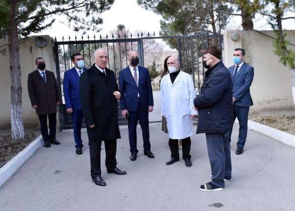 Zakir Fərəcov xəstəxanaya getdi, mövcud vəziyyətlə tanış oldu – FOTOLAR