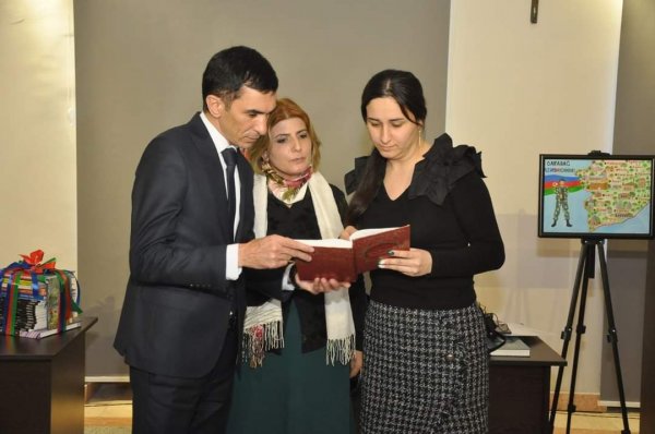 “Qarabağa kitabla gedək!” layihəsinə Sumqayıt Regional Mədəniyyət İdarəsinin Abşeron rayon mədəniyyət müəsisələri də qoşulub - FOTO