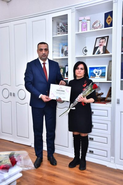 Mədəniyyət sahəsində çalışan bir qrup xanım əməkdaşlar idarə rəisi tərəfindən təltif olunub -FOTO