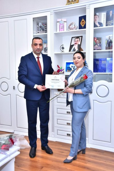 Mədəniyyət sahəsində çalışan bir qrup xanım əməkdaşlar idarə rəisi tərəfindən təltif olunub -FOTO