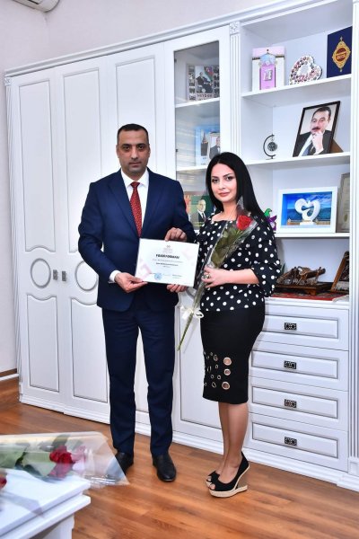 Mədəniyyət sahəsində çalışan bir qrup xanım əməkdaşlar idarə rəisi tərəfindən təltif olunub -FOTO