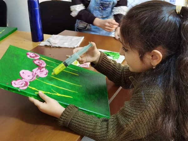 Sumqayıtda Nigar Arifin növbəti ustad dərsi: Abstrakt rəsmlər - FOTOLAR