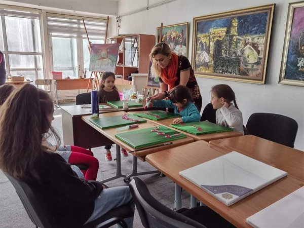 Sumqayıtda Nigar Arifin növbəti ustad dərsi: Abstrakt rəsmlər - FOTOLAR