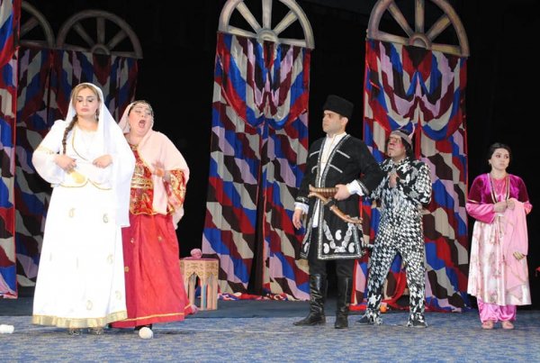 Sumqayıtda Milli Teatr Gününə həsr edilmiş tədbir keçirilib - FOTOLAR