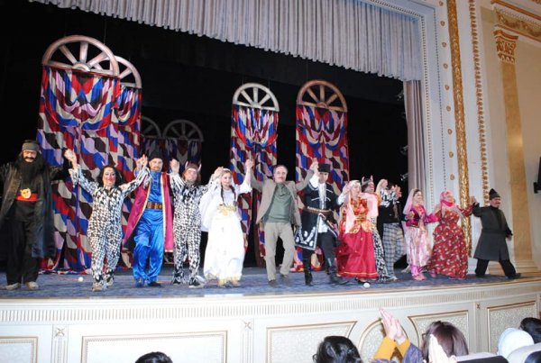 Sumqayıtda Milli Teatr Gününə həsr edilmiş tədbir keçirilib - FOTOLAR