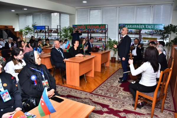 Sumqayıt Şəhər Mərkəzi Kitabxanasında ədəbi-bədii gecə: “Şuşanın dağları başı vüqarlı” -FOTOLAR