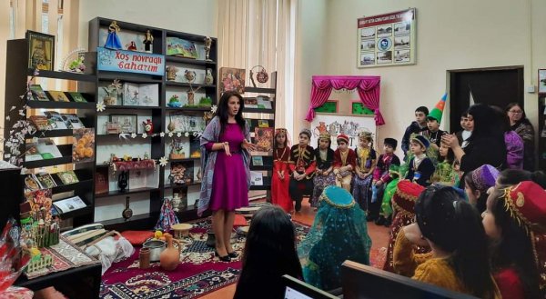 Kitabxanada növbəti bayram tədbiri keçirilib -FOTO