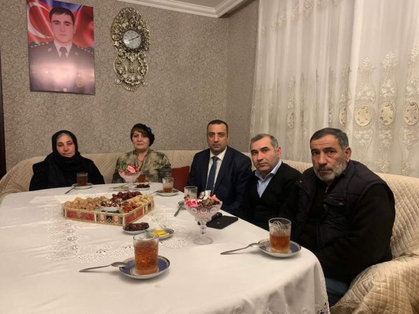Sumqayıt Regional Mədəniyyət İdarəsi Novruz bayramı ilə əlaqədar şəhid və qazi ailələrinə baş çəkib -FOTO