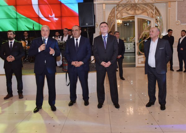 Sumqayıtın icra başçısı  "Vətən Müharibəsi Qəhrəmanı"nın toy mərasimində iştirak edib - FOTO