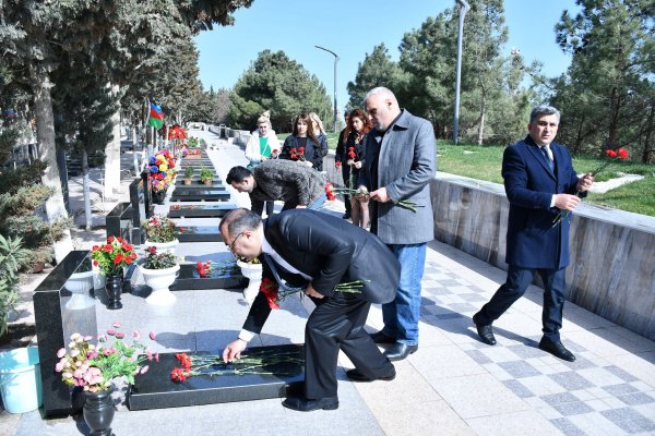 Sumqayıtda Aprel şəhidlərinin xatirəsi anılıb -FOTOLAR