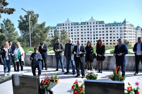 Sumqayıtda Aprel şəhidlərinin xatirəsi anılıb -FOTOLAR