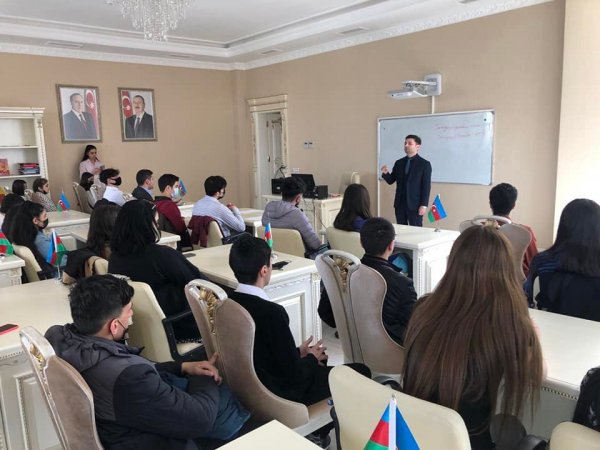 Xidmət Sahələri üzrə Sumqayıt Dövlət Peşə Təhsil Mərkəzinin tələbələri "Depressiya və onun sosial-psixoloji səbəbləri" adlı təlimdə - FOTO